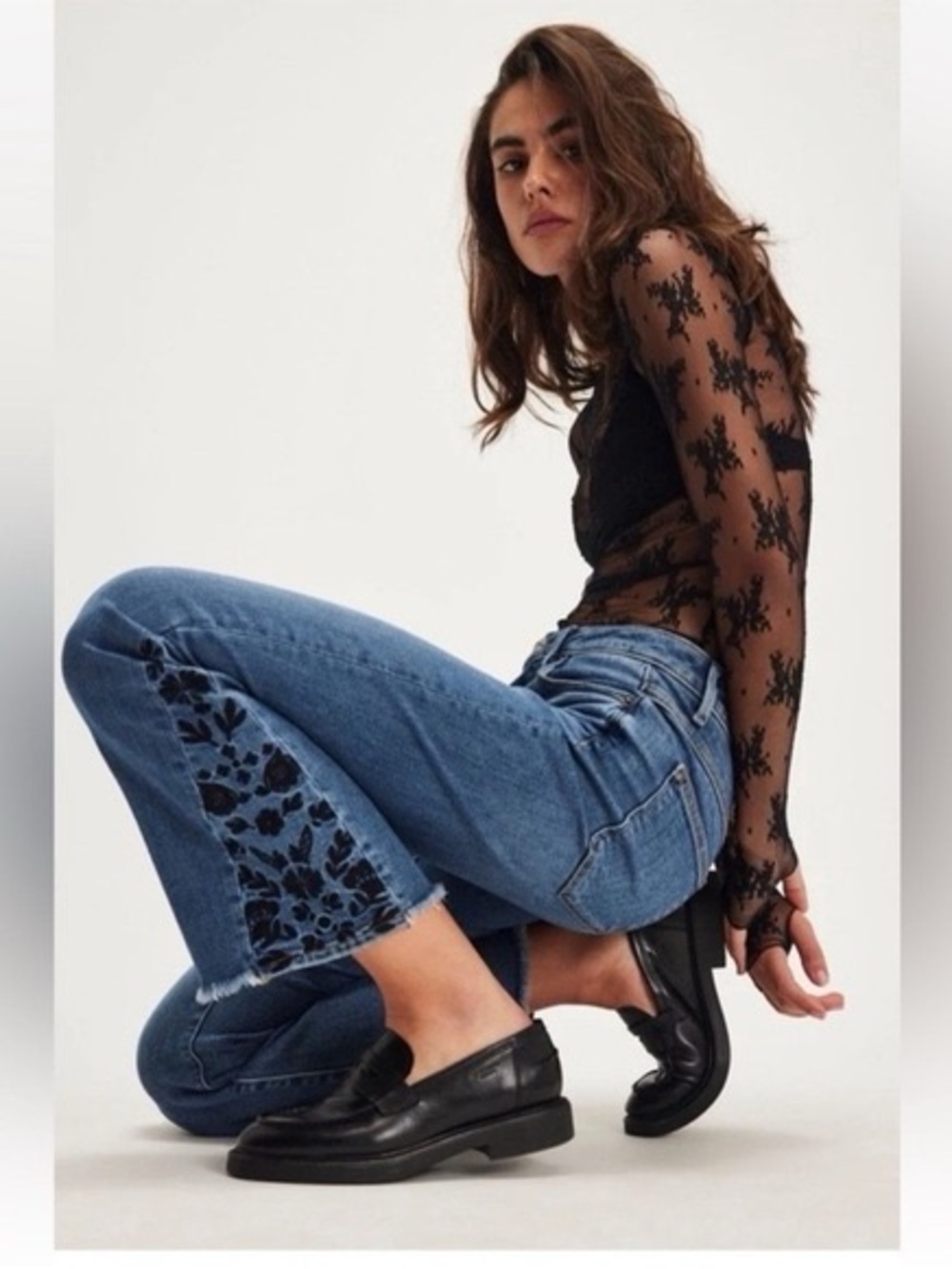 Driftwood Women’s Clara Nordic Cropped Jeans 26 Black Floral Velvet Embroidery